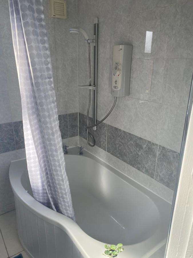 Wilton - Perfect Home For Contractors Private Large Drive Нюкасъл ъпон Тайн Екстериор снимка